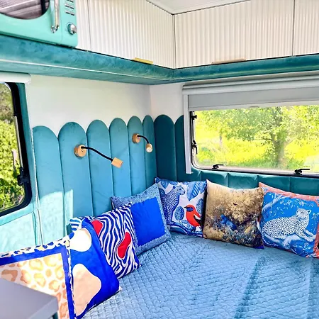 Luxury Caravan At Bohemian Prázdninový dům Kisapati